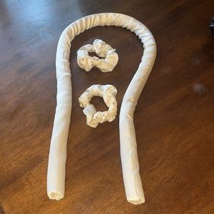 Free w purchase Hair curling tube